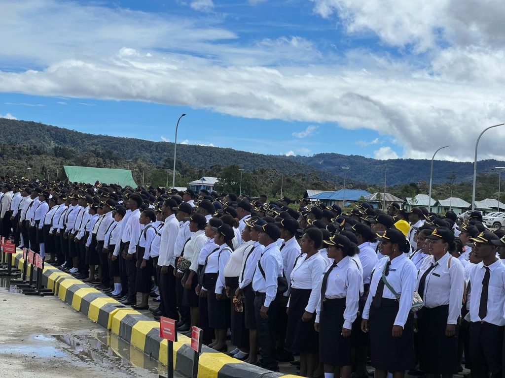 Suasana Penyerahan SK CASN dan PPPK Formasi Tahun 2024 di Ullong Kab Pegaf | Dok. NS