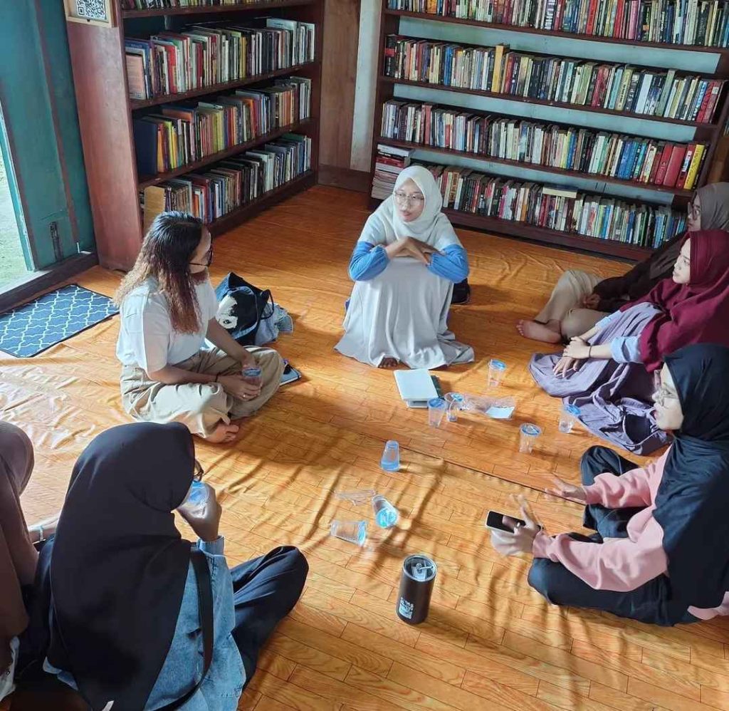 Suasana Persiapan Proyek di Rumah Kata Sorong | Dok. Instagram: @rumahkatasorong